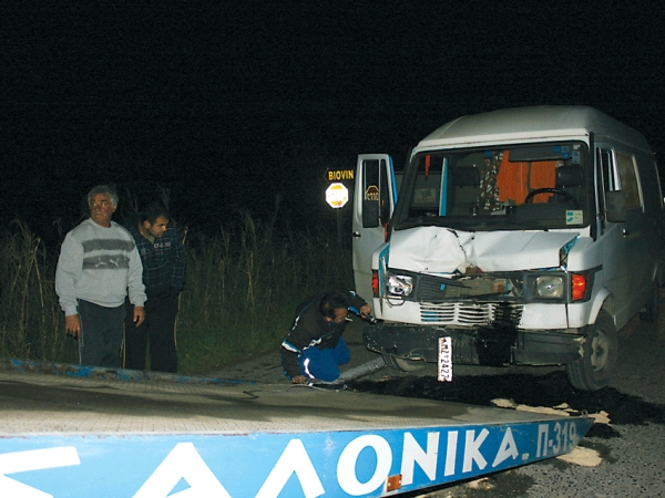 Αυτοκίνητο συγκρούσθηκε με αδέσποτο άλογο στο δρόμο Ασπροχώματος - Μεσσήνης
