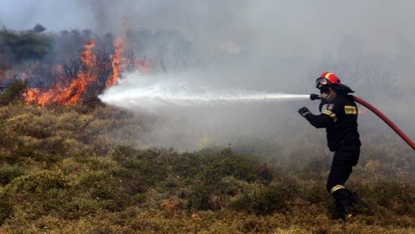 Σε πύρινο κλοιό η Λακωνία: Μετά την Μάνη, πυρκαγιά και στο Γεράκι του Δήμου Ευρώτα