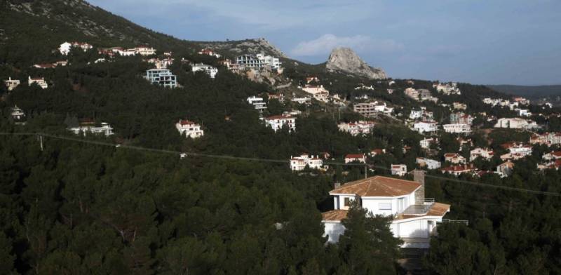 Υπουργείο Περιβάλλοντος: «Παράθυρο» τακτοποίησης για τα μεγάλα αυθαίρετα