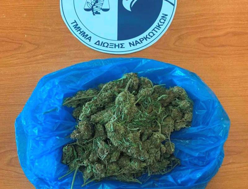 Μεσσήνη: Πέταξαν το χασίς από το μηχανάκι
