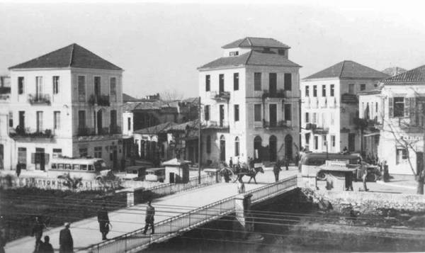 Η πεζογέφυρα της 23ης Μαρτίου