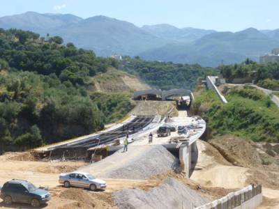 Χωρίς νέα έργα μόνο ύφεση και ανεργία