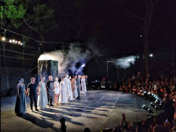 Καλαμάτα: Κατάμεστο το θέατρο του Κάστρου στον &quot;Προμηθέα Δεσμώτη&quot; - Καθηλωτική ερμηνεία Στάνκογλου