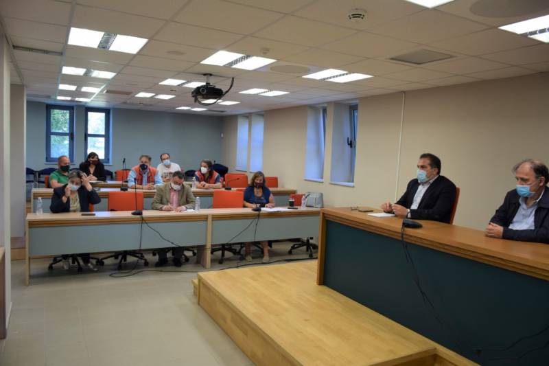 Σύσκεψη του Δήμου Καλαμάτας: Αισιοδοξία για τη διαχείριση της πανδημίας την τουριστική περίοδο (βίντεο)