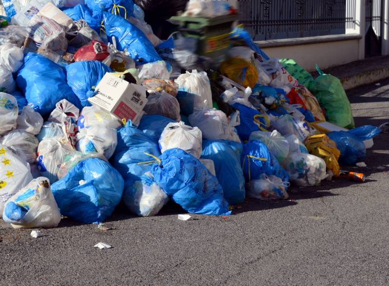 Αναμονή για τα σκουπίδια της Οιχαλίας