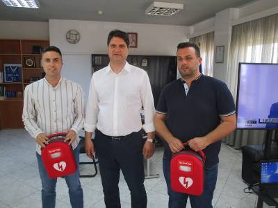 Δωρεά απινιδωτών για αθλητικούς χώρους της Μεσσήνης