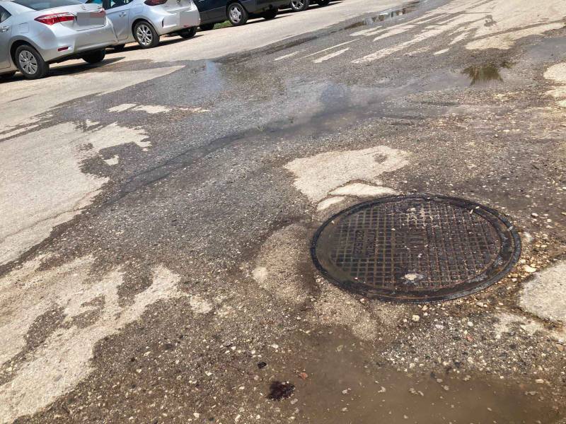 Λύματα στον παραλιακό δρόμο Κυπαρισσίας