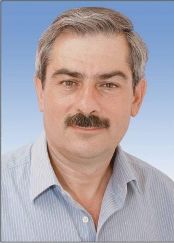 Ερώτηση Πετράκου για τα σχολεία στο Βλαχόπουλο