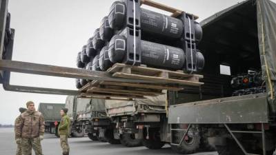 Οι ΗΠΑ αναστέλλουν τις παραδόσεις ορισμένων τύπων όπλων στην Ουκρανία