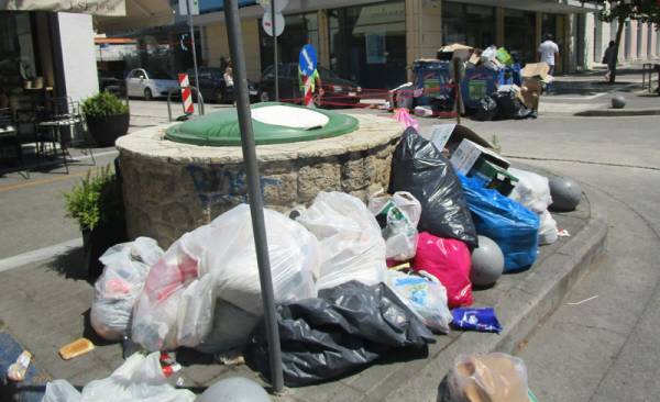 Νίκας κατά κυβερνήσεων για μονιμοποίηση συμβασιούχων