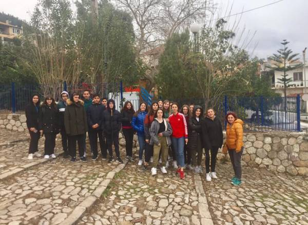 Μαθητές στα μονοπάτια της ιστορίας της Κυπαρισσίας