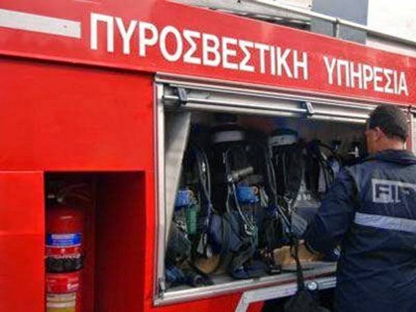Φωτιά σε εγκαταλελειμμένο εργοστάσιο στο Κιάτο