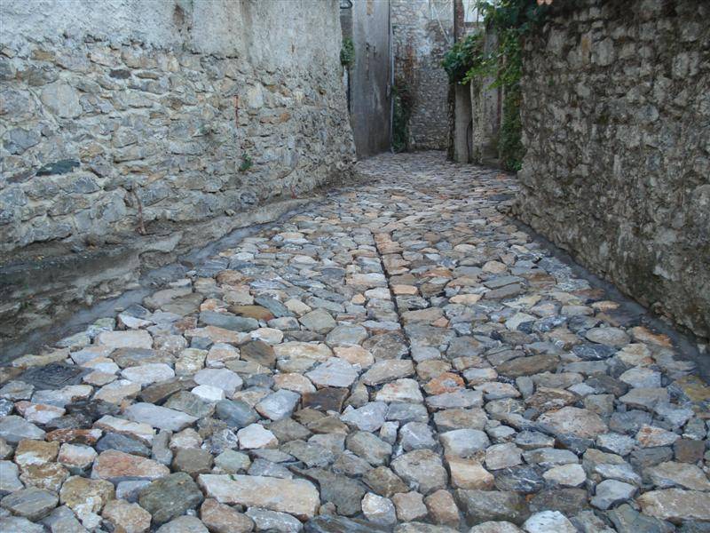 Μεσσηνία: Σύμβαση για λιθόστρωτο στο Λαδά