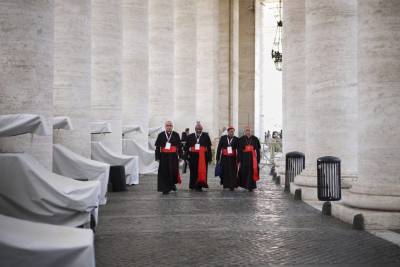 Ξεκινούν στο Βατικανό οι εργασίες εκλογής του νέου Πάπα (βίντεο)