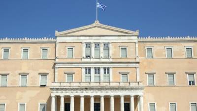 Βουλή: Υπερψηφίστηκε το νομοσχέδιο για την ταχεία πολιτική δίκη