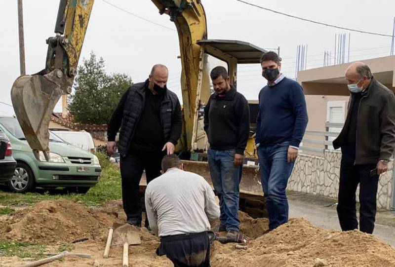 Δήμος Μεσσήνης: Βγάζουν τις αμιαντοσωλήνες από το Κακόρρευμα