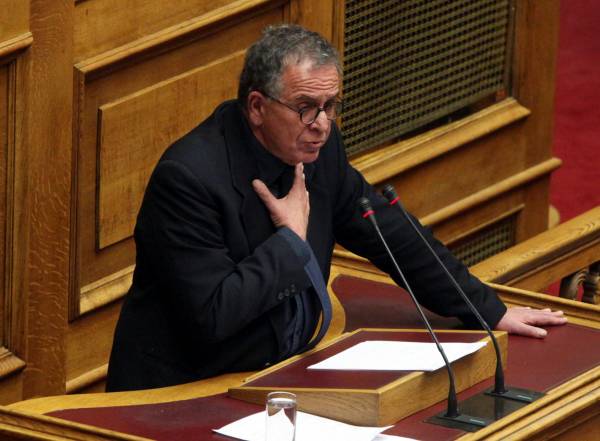 Μουζάλας: "Η φροντίδα μας είναι να μην πεθάνουν παιδιά στoν καταυλισμό της Ειδομένης"