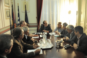 Χαμηλοί τόνοι στην πρώτη  συνάντηση Νίκα - αντιπολίτευσης