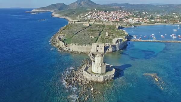 Πτήση με drone πάνω από τη Μεθώνη - Δείτε τα εκπληκτικά πλάνα