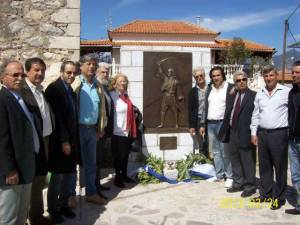 Μνημείο πεσόντων υπέρ Πατρίδος στην Πλάτσα