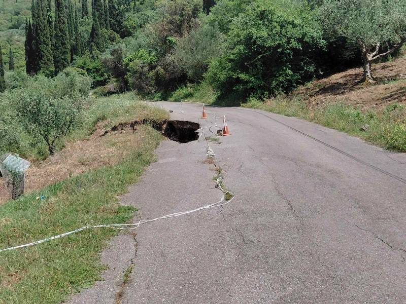 Καθίζηση στο δρόμο για το Ανω Ψάρι