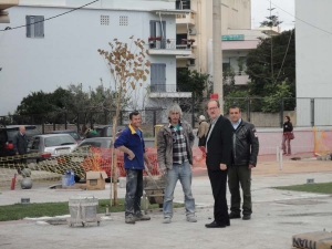 Μπαίνουν τα φώτα στην πλατεία της Καλαμάτας