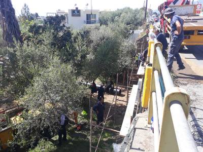 Αντικατάστασης αγωγού στη γέφυρα στην Αγία Σιών Βέργας