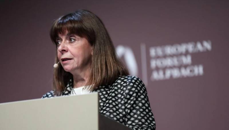 Σακελλαροπούλου: Καλούμε τους κατόχους της εξουσίας στο Αφγανιστάν να σεβαστούν τα δικαιώματα των γυναικών