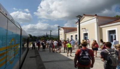 Τουριστικό τρένο στη διαδρομή Κατάκολο - Αρχαία Ολυμπία