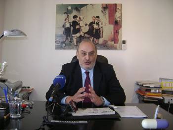 Κατσίβελας κατά Μάκαρη για το Νοσοκομείο Κυπαρισσίας