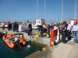 Ασκηση για την αντιμετώπιση ρύπανσης στη Μαρίνα Καλαμάτας (βίντεο και φωτογραφίες)