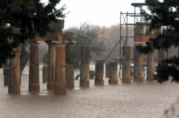 Βούλιαξε στις λάσπες ο ναός της Άρτεμιδας