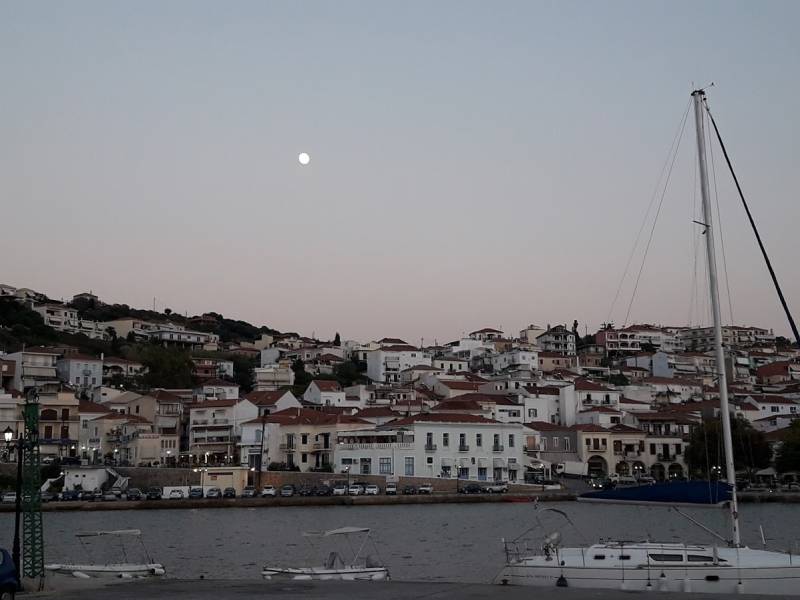 Αντιδρούν στην Πύλο στην απαγόρευση παραχώρησης αιγιαλού