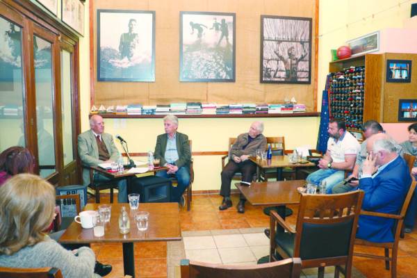 Μάθημα Ιστορίας από τον Παναγή Κουμάντο