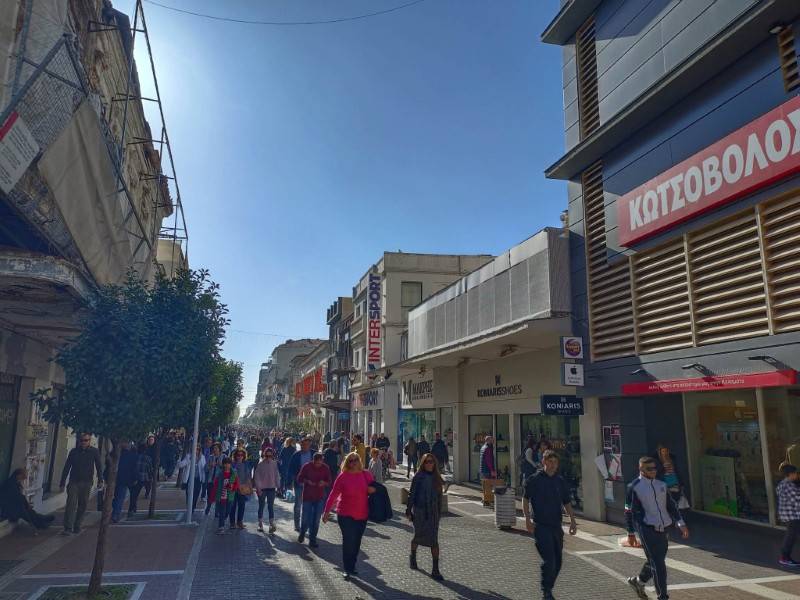 Ακρίβεια, ηλεκτρονικές πλατφόρμες και αθέμιτος ανταγωνισμός: Η αγορά βρίσκεται σε πίεση