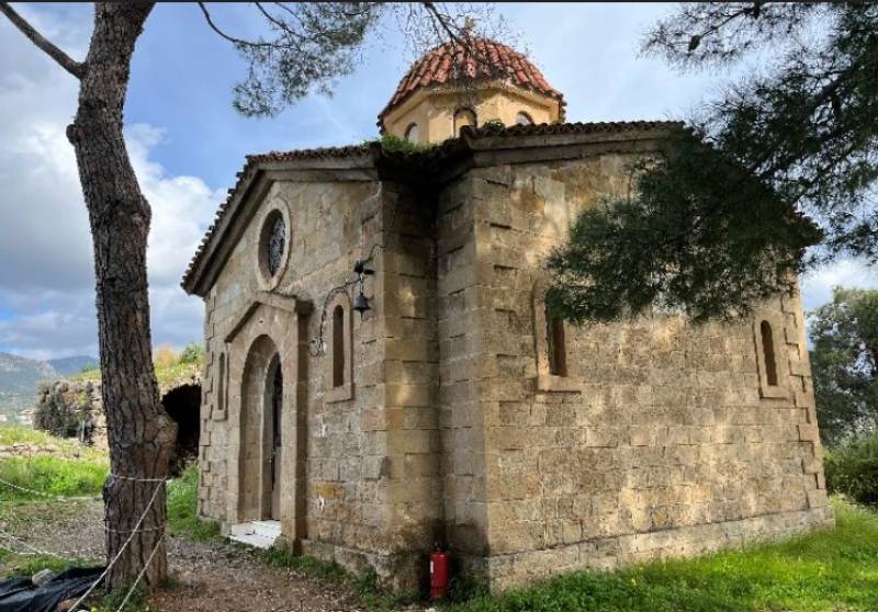 Καλαμάτα: Εσπερινός με αρτοκλασία στο εκκλησάκι του Κάστρου