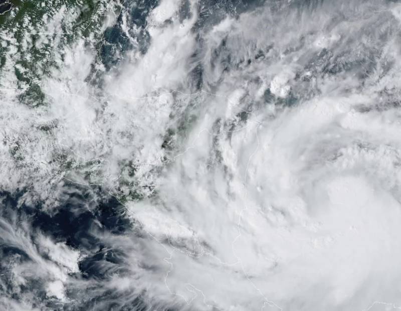 Ο κυκλώνας Τζούλια αφήνει πίσω τουλάχιστον 28 νεκρούς στην κεντρική Αμερική