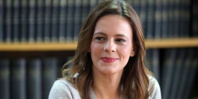 Έφη Αχτσιόγλου: Η αύξηση του κατώτατου μισθού έφερε ρεκόρ προσλήψεων