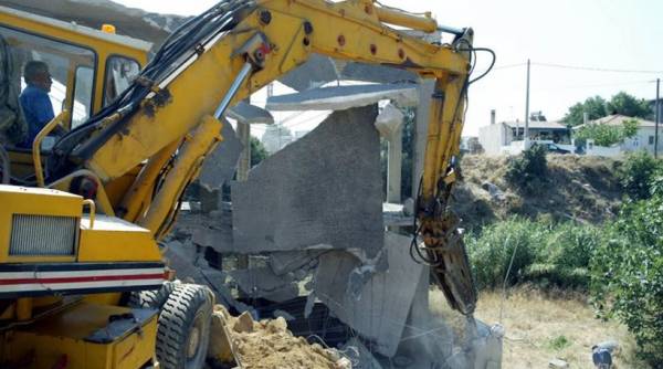 Πάτρα: Αυθαίρετα κατεδαφίστηκαν με 20 χρόνια καθυστέρηση
