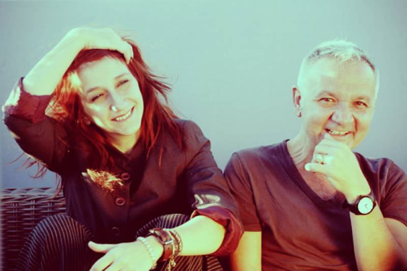 Χρ. Θηβαίος και Μ. Παπαγεωργίου στην “Ε”: «Αρκεί να αλλάξει η συνείδηση ενός, μέσα από τα τραγούδια»