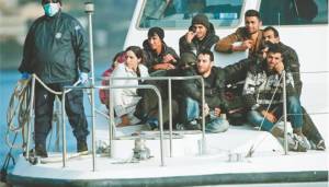 Τουλάχιστον 2.492 παράτυποι μετανάστες διεσώθησαν το τελευταίο τριήμερο από το λιμενικό