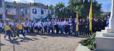 Κυπαρισσία: Κατάθεση στεφάνων για την επέτειο της 28ης Οκτωβρίου (φωτογραφίες)