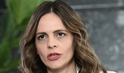 Αχτσιόγλου: Αμείλικτα τα ερωτήματα και οι ευθύνες της κυβέρνησης για την τραγωδία στη Νέα Φιλαδέλφεια