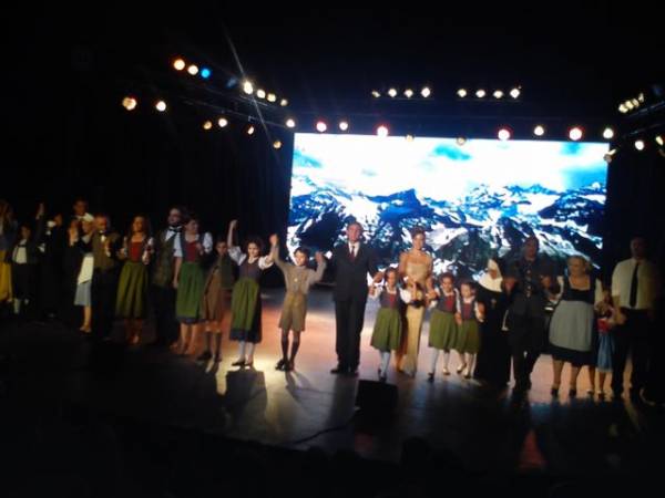 Καταπληκτικές ερμηνείες στη "Μελωδία της Ευτυχίας" στην Καλαμάτα (βίντεο)