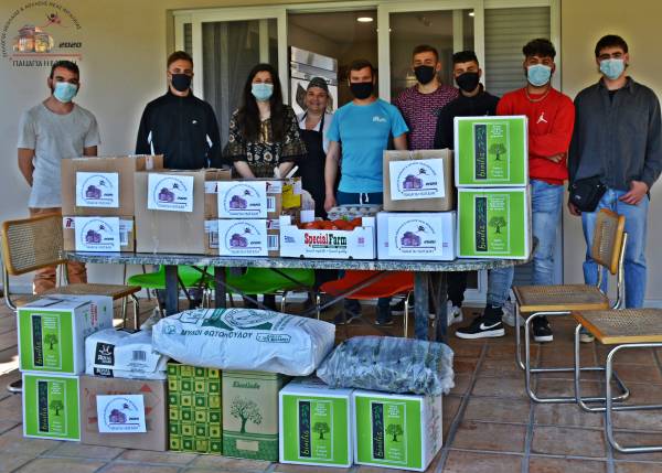 Στήριξη από τη Νέα Φιγαλεία στην «Κιβωτό του Κόσμου» στην Καλαμάτα (φωτογραφίες)