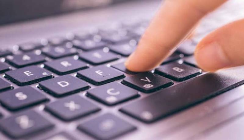1.000 λάπτοπ σε μαθητές σχολείων από την Περιφέρεια Πελοποννήσου