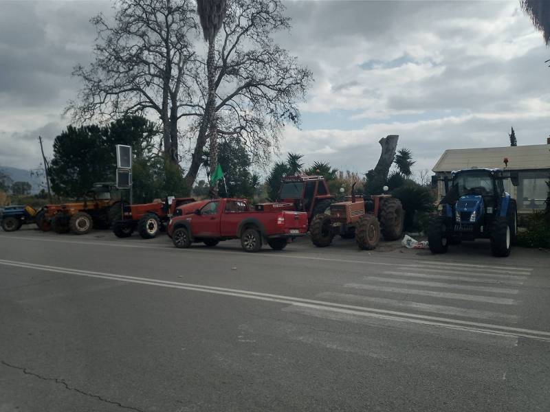 Συγκέντρωση αγροτών στο Σουληνάρι - Σύσκεψη στη Μεσσήνη