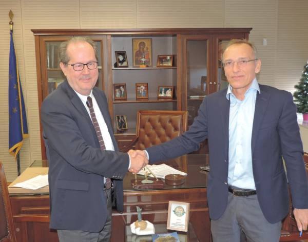 Νίκας και Μπόμπολας υπέγραψαν για τα σκουπίδια του Δήμου Καλαμάτας