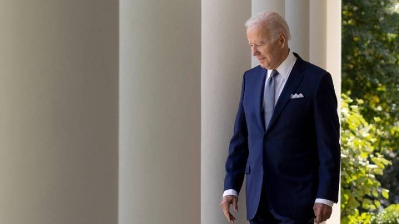 Η δημοτικότητα του Τζο Μπάιντεν υποχωρεί οριακά στο 40%