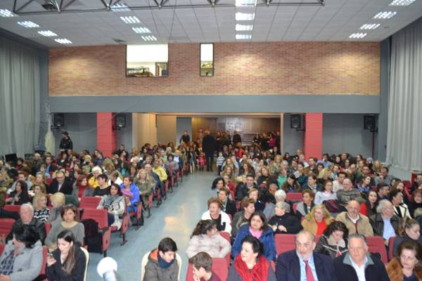 Επιτυχημένο αφιέρωμα στο Μάνο Λοΐζο στην Κυπαρισσία